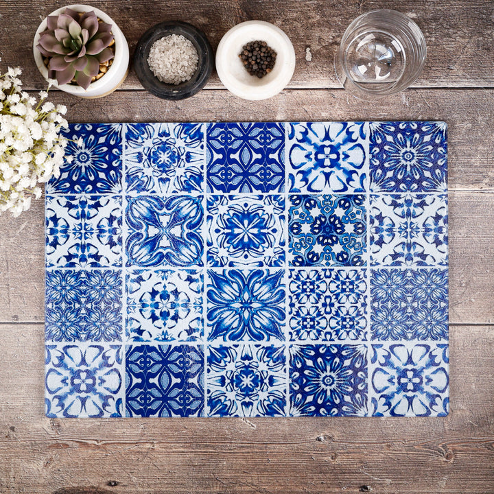 SALE SECOND - Arbeitsplatten-Schoner „Mixed Tiles“ Blau und Weiß (groß/glatt)