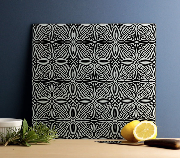 Celtic knot trivet - black and white