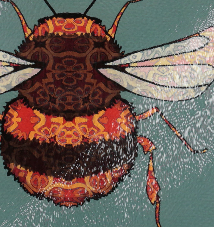 Bumble Bee Circular Chopping Board