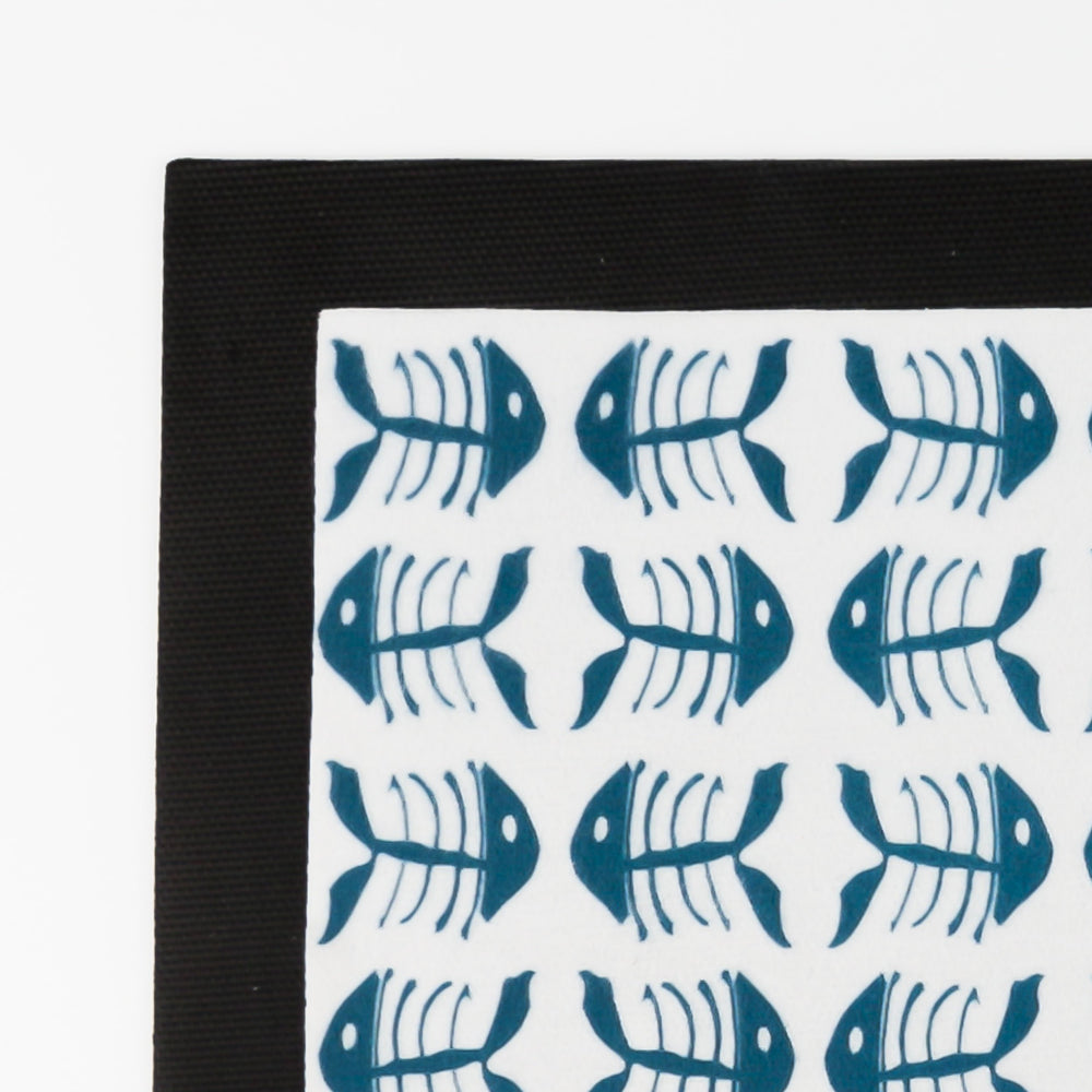 Blue and white 'Bonefish' non-slip cat food mat - DoodlePippin