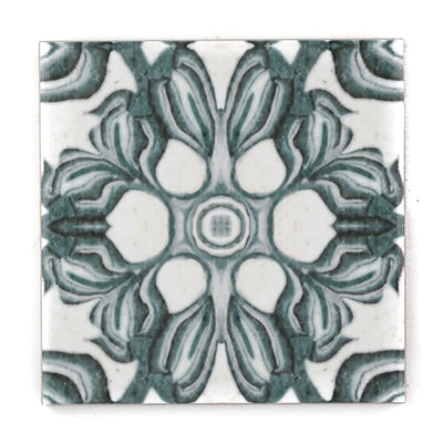 Hedera Tile - Green and White Vintage Effect